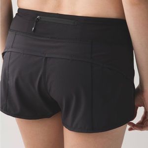 Lululemon Speed Short *4-way Stretch 2.5" Black. Size 6